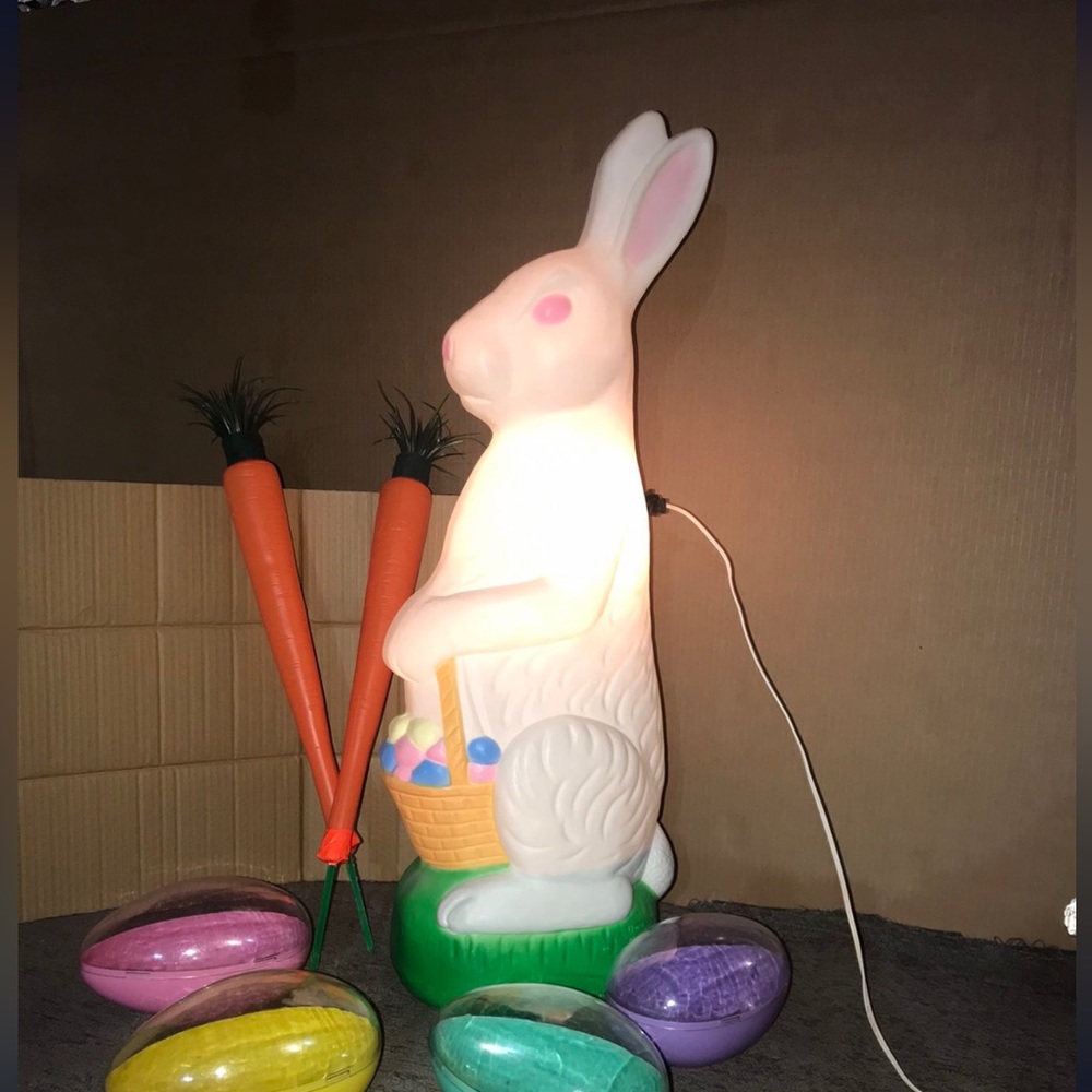1993 Don Featherstone Easter Rabbit